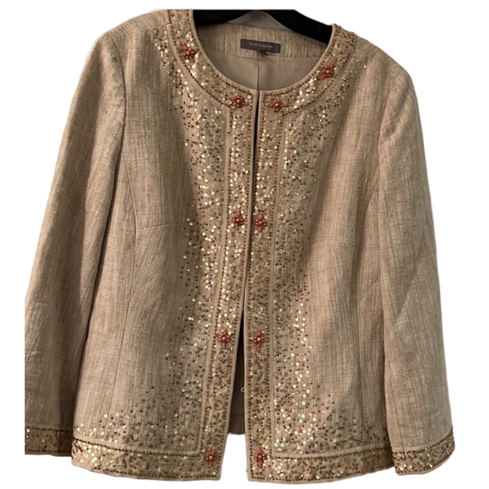 🍾HP💕Ann Taylor embellished jacket. Linen with beads and sequins. Hook close.
